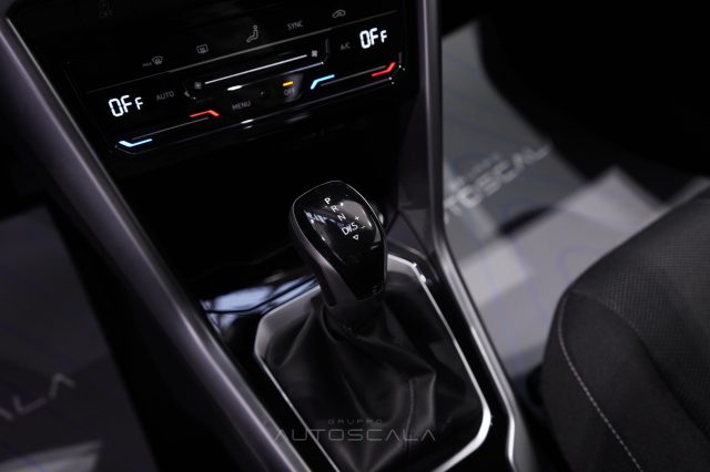 VOLKSWAGEN T-Roc usata, con USB