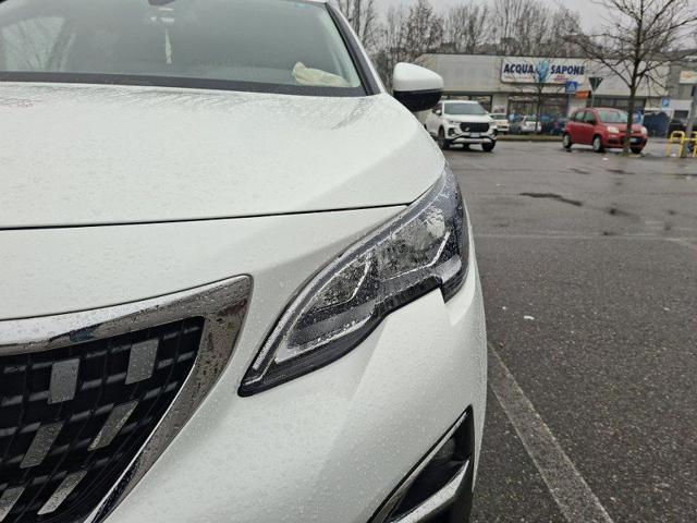 PEUGEOT 3008 usata, con Leve al volante
