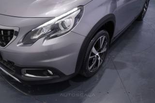 PEUGEOT 2008 usata, con Sensori di parcheggio posteriori