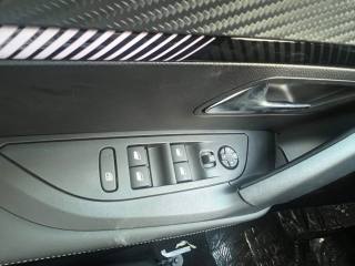 PEUGEOT 2008 usata, con Park Distance Control