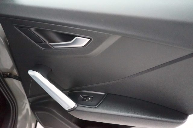 AUDI Q2 usata, con Airbag testa