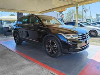 VOLKSWAGEN Tiguan usata, con Airbag laterali