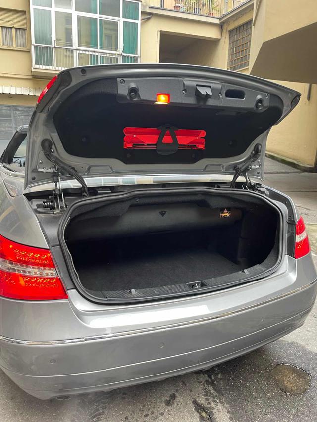 MERCEDES-BENZ E 200 usata, con Controllo automatico clima