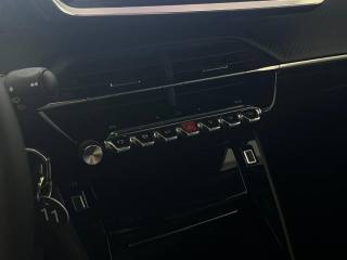 PEUGEOT 2008 usata, con Sensori di parcheggio posteriori