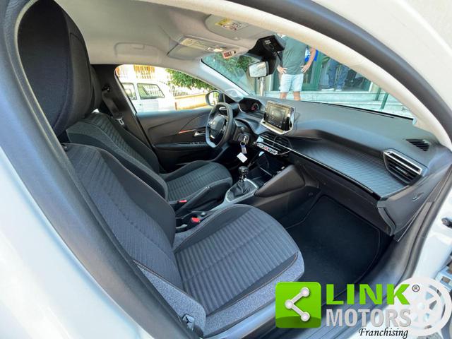 PEUGEOT 208 usata, con Volante in pelle