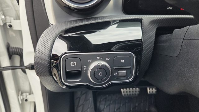 MERCEDES-BENZ A 180 usata, con USB