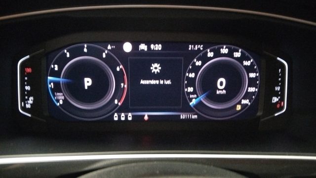 VOLKSWAGEN Tiguan usata, con Bracciolo