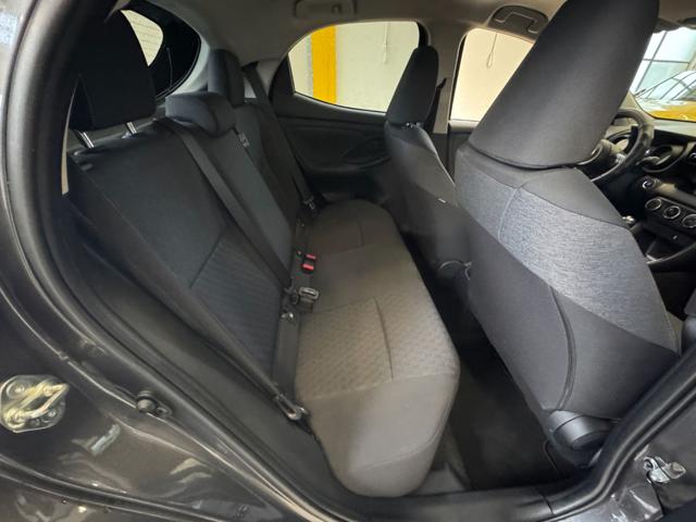 TOYOTA Yaris usata, con Specchietti laterali elettrici