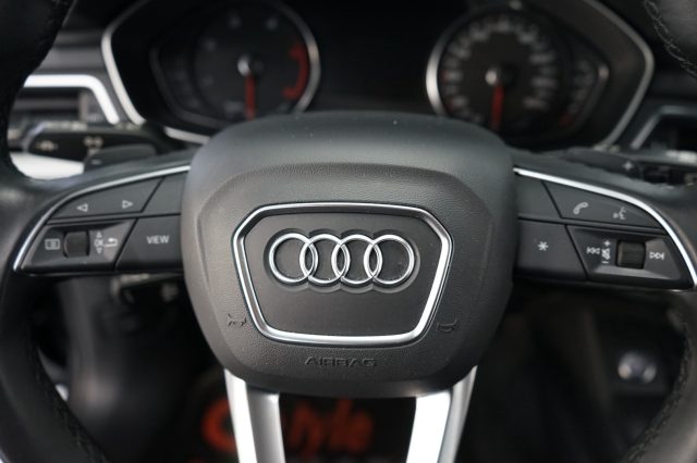 AUDI A4 usata, con Sensori di parcheggio anteriori