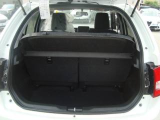 SUZUKI Ignis usata, con Autoradio