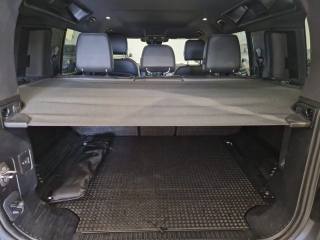 LAND ROVER Defender usata, con USB