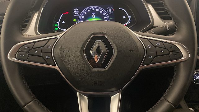 RENAULT Captur usata, con Volante in pelle