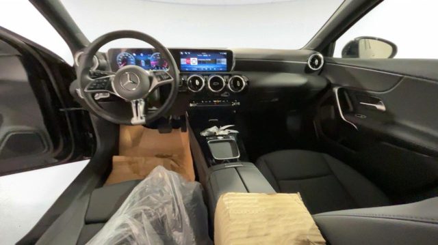 MERCEDES-BENZ A 180 usata, con Cerchi in lega