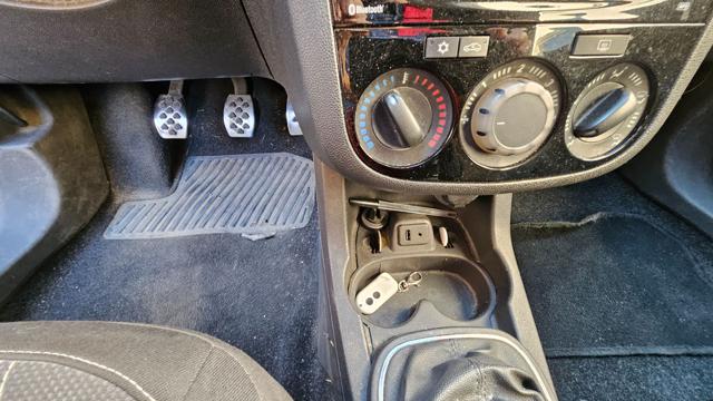 OPEL Corsa usata, con Cruise Control