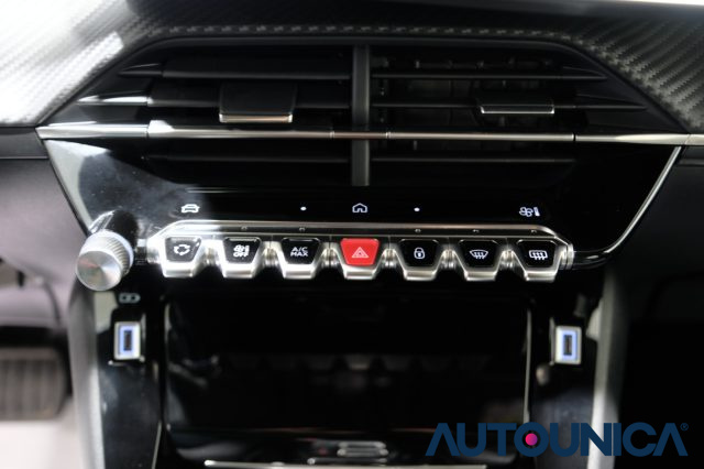 PEUGEOT 2008 usata, con Autoradio digitale