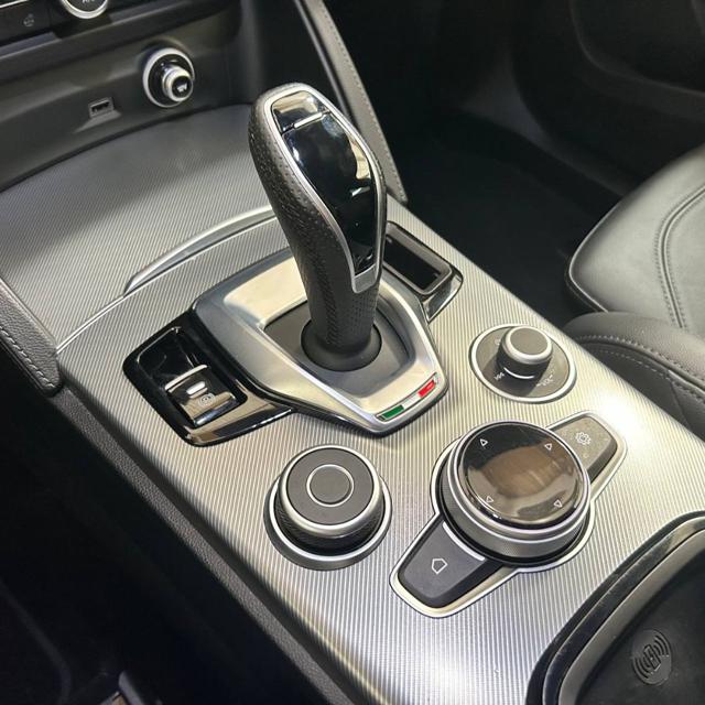 ALFA ROMEO Stelvio usata, con Sedile posteriore sdoppiato
