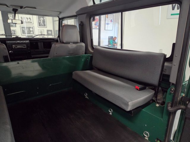 LAND ROVER Defender usata 18