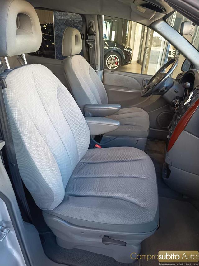 CHRYSLER Grand Voyager usata, con Airbag testa