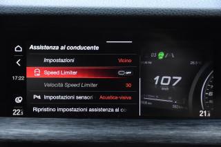 ALFA ROMEO Stelvio usata, con Portellone posteriore elettrico