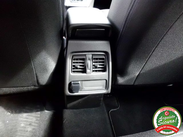 RENAULT Captur usata, con Fari Xenon