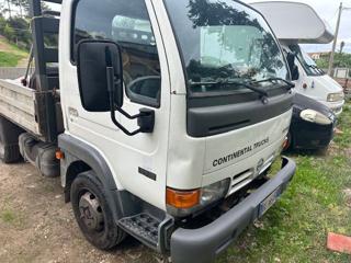 NISSAN  usata 4