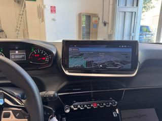 PEUGEOT 2008 usata, con Cruise Control