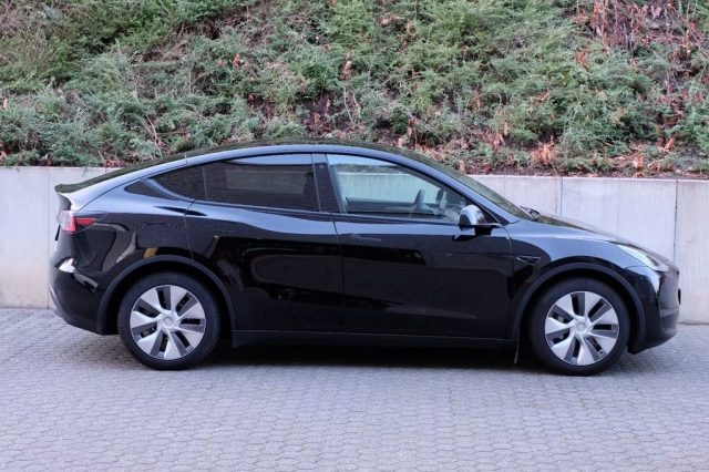 TESLA Model Y usata, con Autoradio
