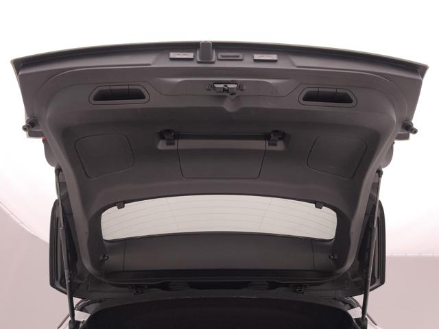 OPEL Grandland usata, con Leve al volante