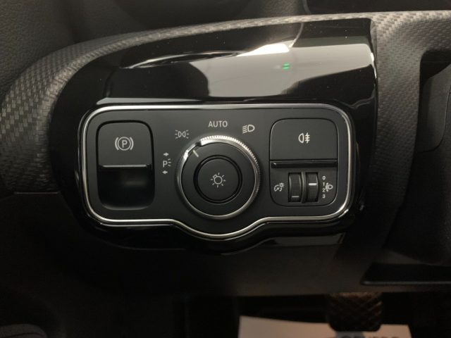MERCEDES-BENZ CLA 180 usata, con Autoradio digitale