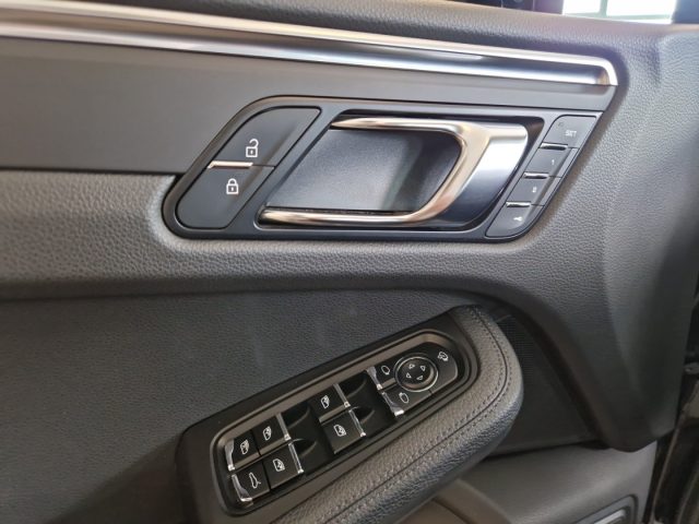 PORSCHE Macan usata, con Luci diurne LED
