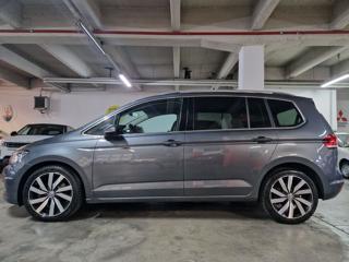 VOLKSWAGEN Touran usata, con Autoradio