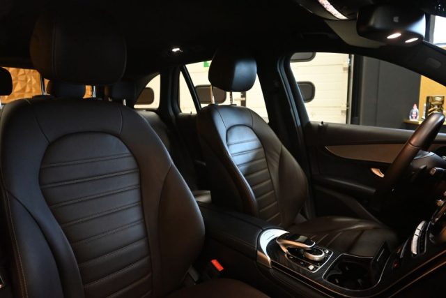 MERCEDES-BENZ GLC 220 usata 243