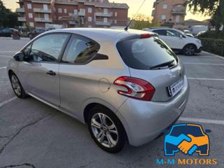 PEUGEOT 208 usata, con Alzacristalli elettrici