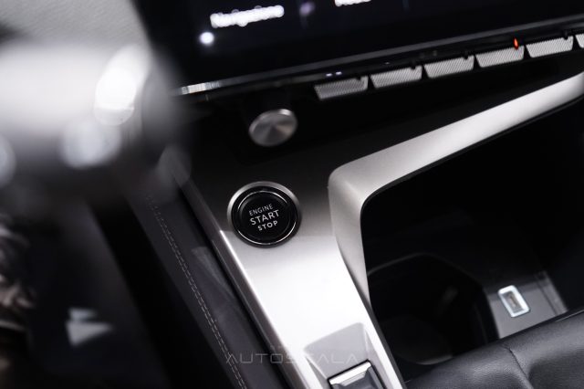 PEUGEOT 308 usata, con Luci diurne LED