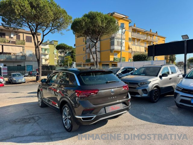 VOLKSWAGEN T-Roc usata, con Controllo automatico clima
