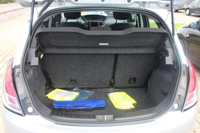 LANCIA Ypsilon usata, con Bluetooth
