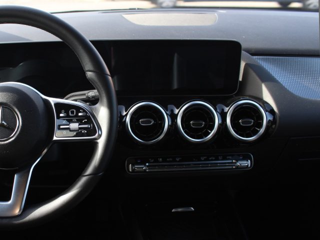 MERCEDES-BENZ B 180 usata, con Touch screen