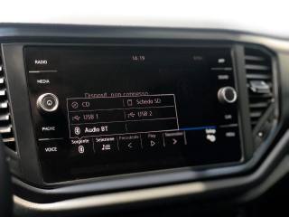 VOLKSWAGEN T-Roc usata, con USB