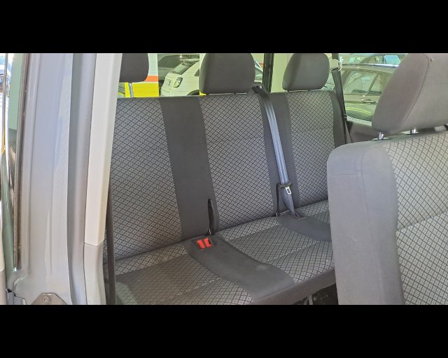 VOLKSWAGEN T6 Caravelle usata, con Kit fumatori