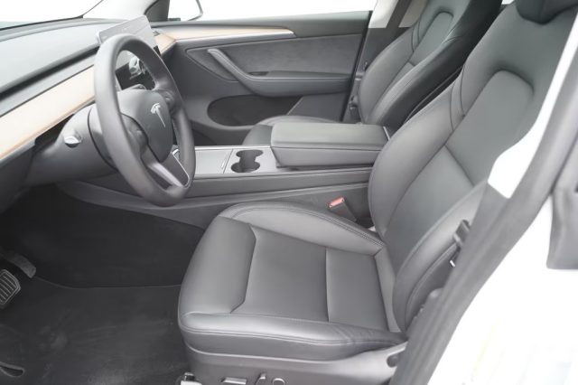 TESLA Model Y usata, con Cerchi in lega