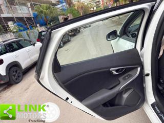 VOLVO V40 Cross Country usata, con Specchietti laterali elettrici