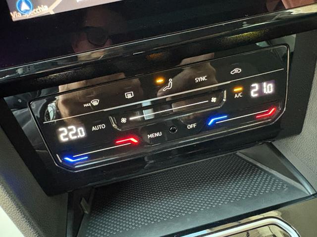 VOLKSWAGEN Passat Variant usata, con Sedile posteriore sdoppiato