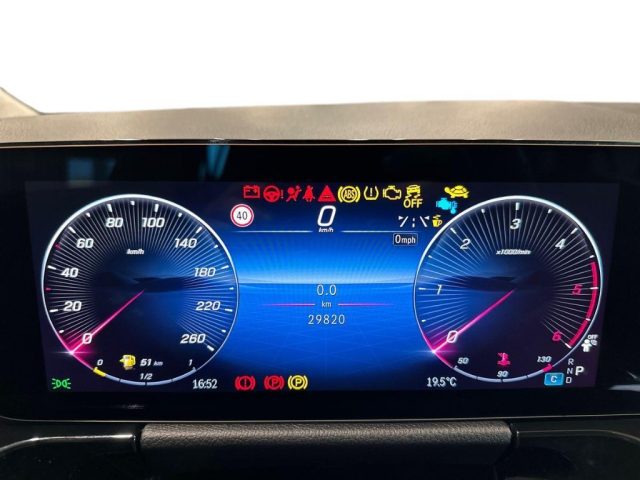 MERCEDES-BENZ GLA 180 usata, con Cruise Control