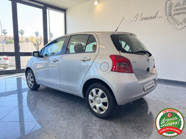 TOYOTA Yaris usata, con Boardcomputer