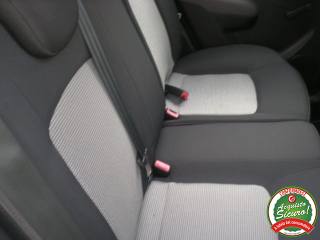 HYUNDAI i10 usata 12