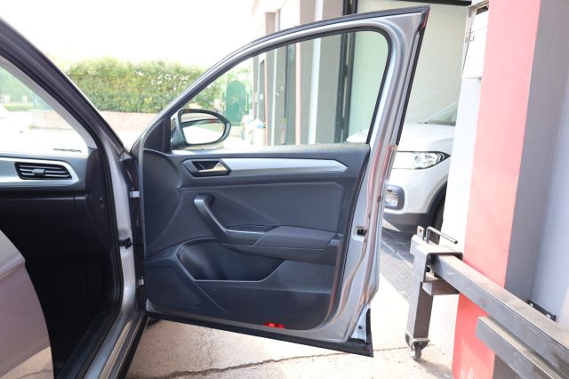 VOLKSWAGEN T-Roc usata 223