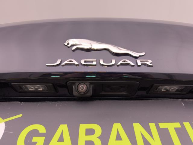 JAGUAR XE usata, con Touch screen