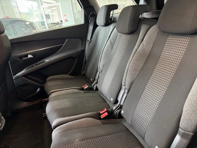 PEUGEOT 5008 usata, con Cerchi in lega