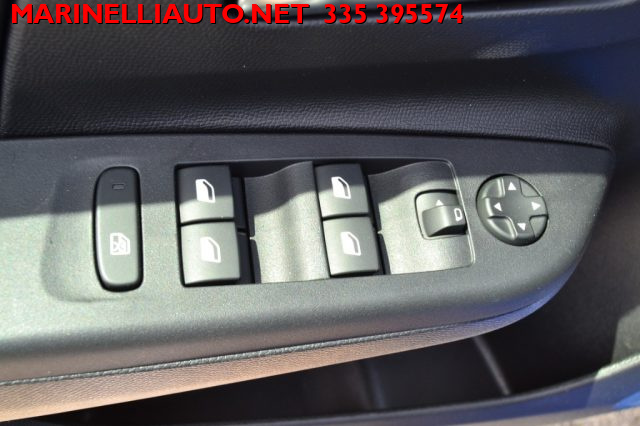OPEL Corsa usata, con Touch screen