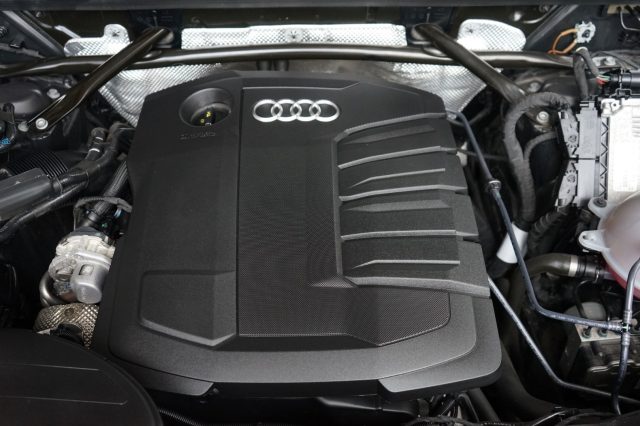 AUDI Q5 usata, con Volante riscaldabile